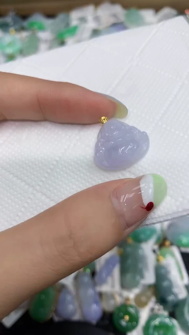 翡翠18K金镶嵌颈饰111111111111