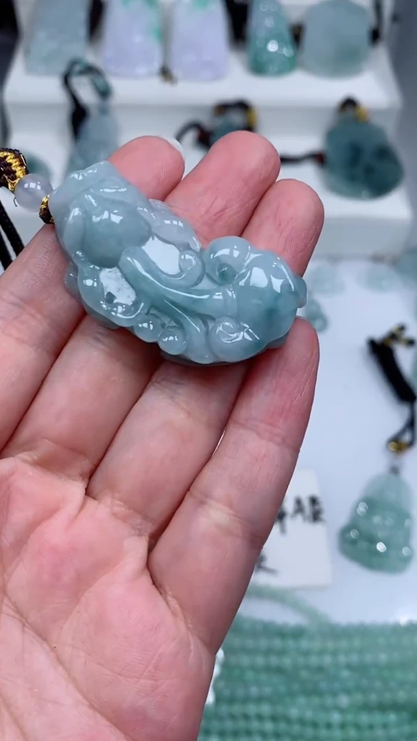 颈饰未镶嵌翡翠吊坠