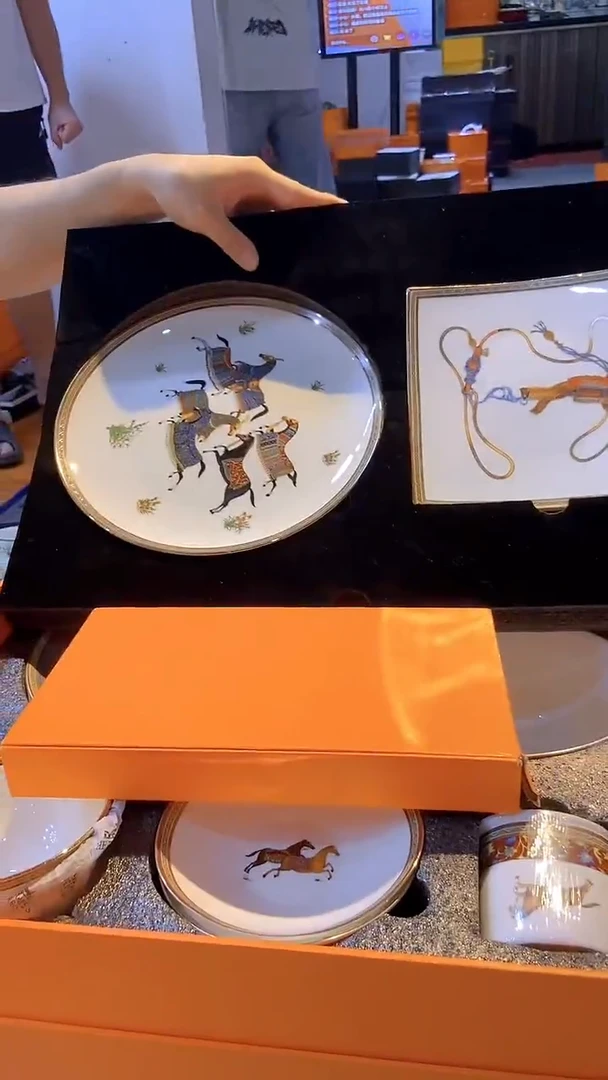 杯鸿辉家品牌瓷器，京东包邮！