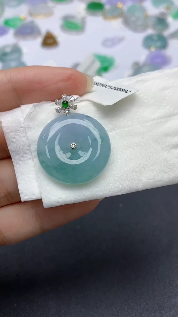 翡翠18K金镶嵌颈饰天然缅甸a货翡翠百元以上9元证书费自理