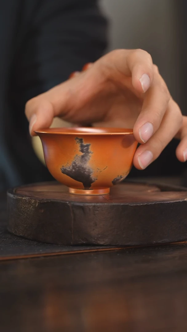 【闪购商品】杯45柴房陶瓷 金红压手杯