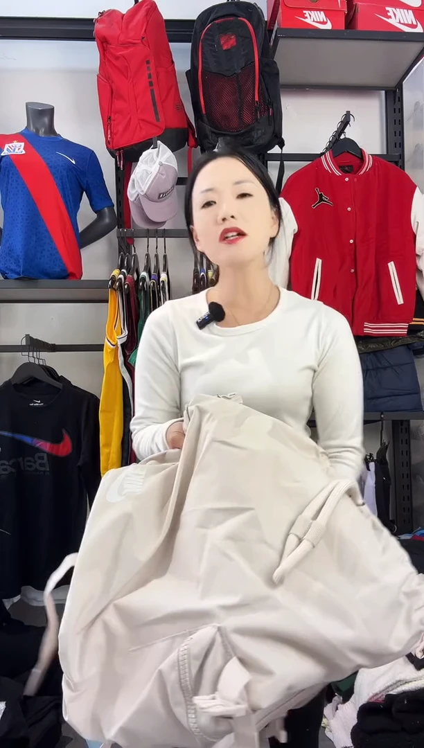 119闪购编码 Nike/Joedan运动卫衣裤以直播间过款为准尺码·书包
