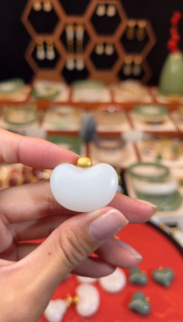 和田玉18K金镶嵌挂件福利