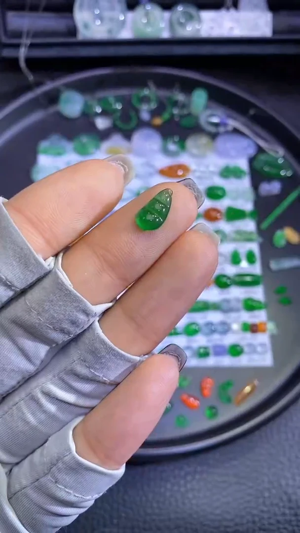 未镶嵌挂件翡翠豆子