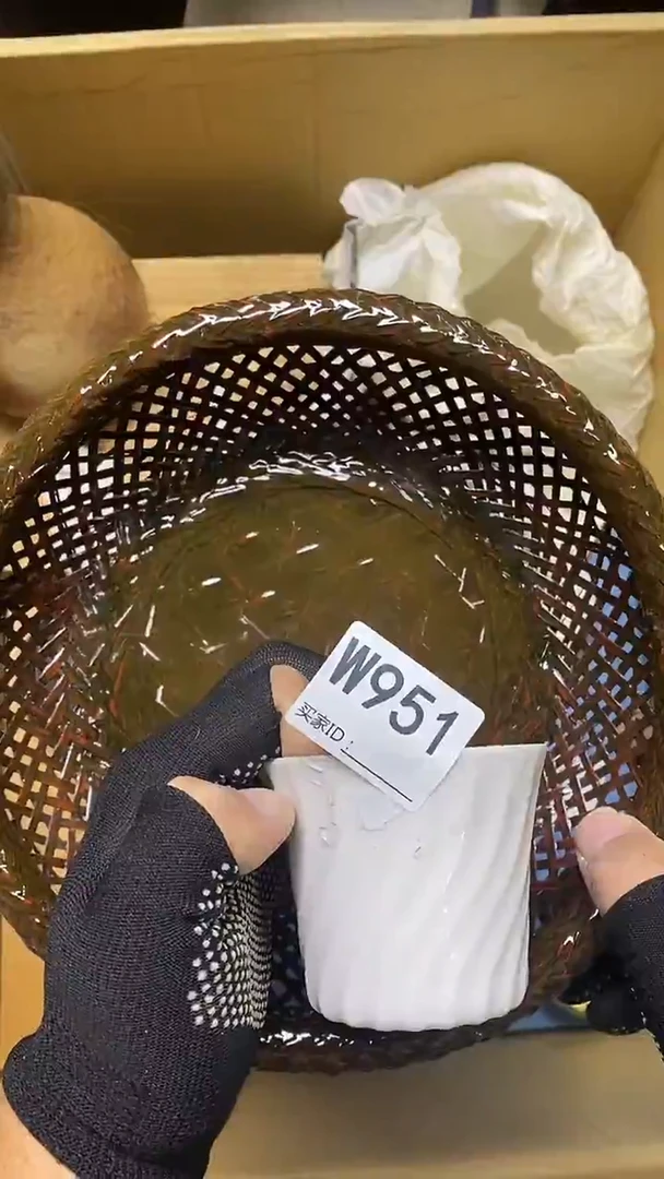 瓷片薇**iW951默认微瑕，谨慎参拍