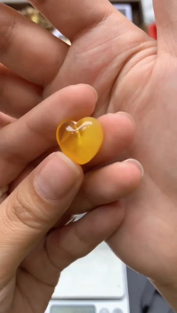 【闪购商品】琥珀珠宝奇石未镶嵌110琥珀蜜蜡花粉有纹小坑介意勿拍