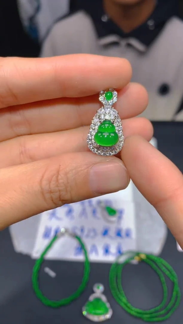 【闪购商品】定制翡翠未镶嵌99多样性发货（发其一）