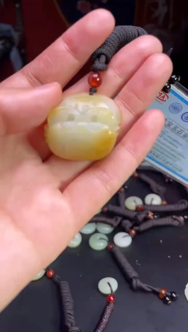 颈饰未镶嵌和田玉1