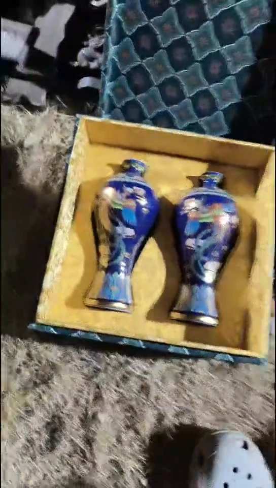 香榧木一对蓝色瓶子