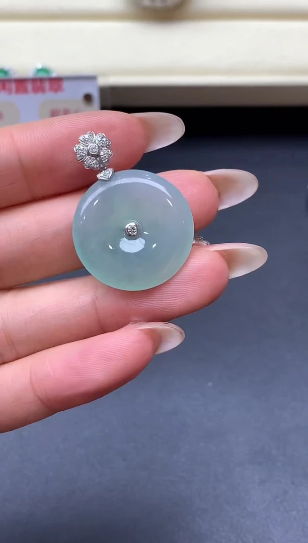 颈饰18K金镶嵌翡翠386-中国好珍宝