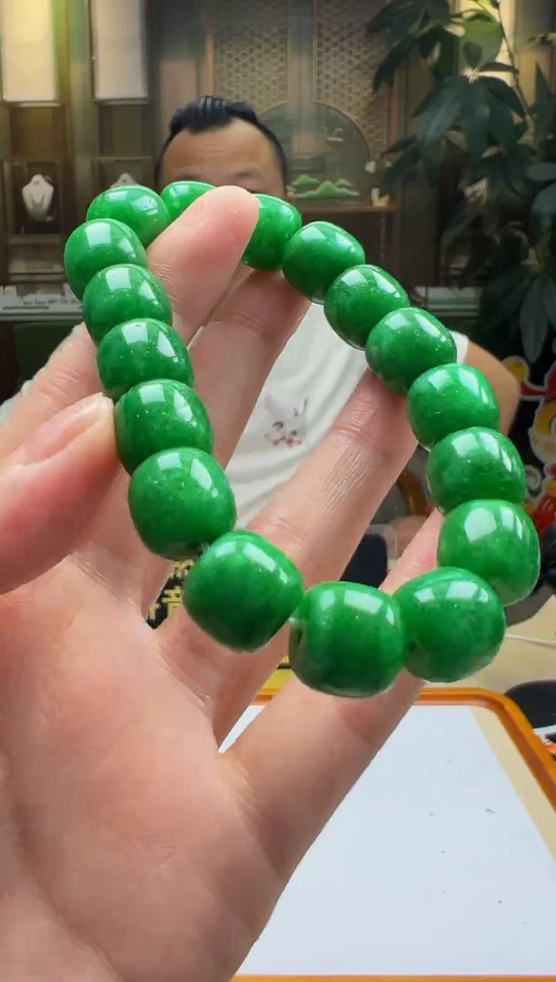 翡翠未镶嵌颈饰BQ2025-6-22-26