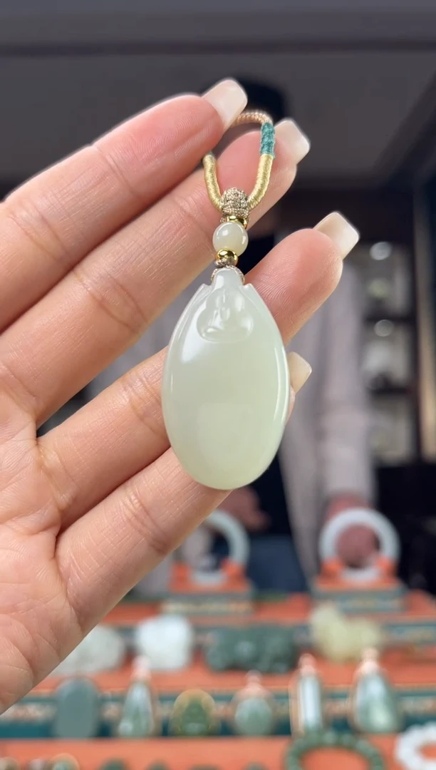 颈饰未镶嵌和田玉佩佩