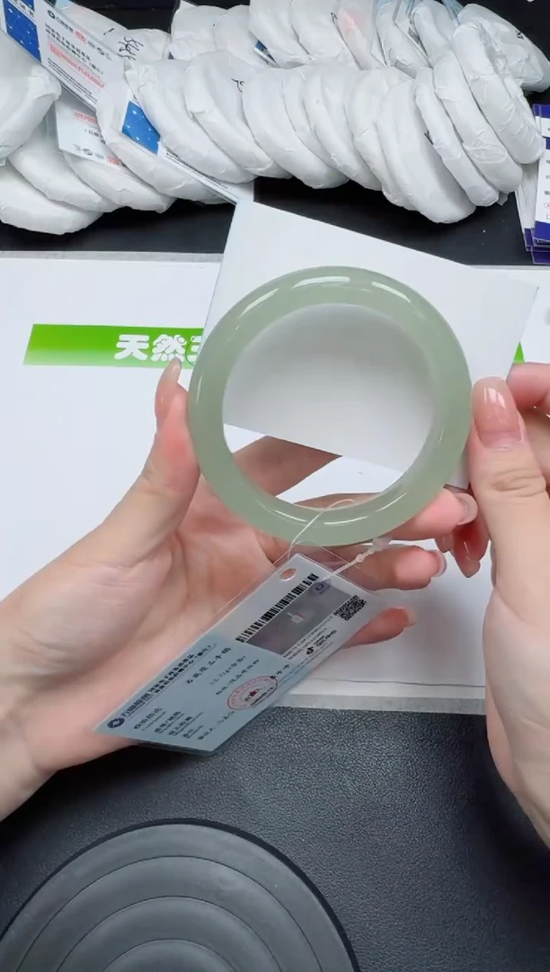 未镶嵌手镯石英质玉054-5758