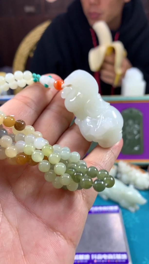 颈饰未镶嵌和田玉1