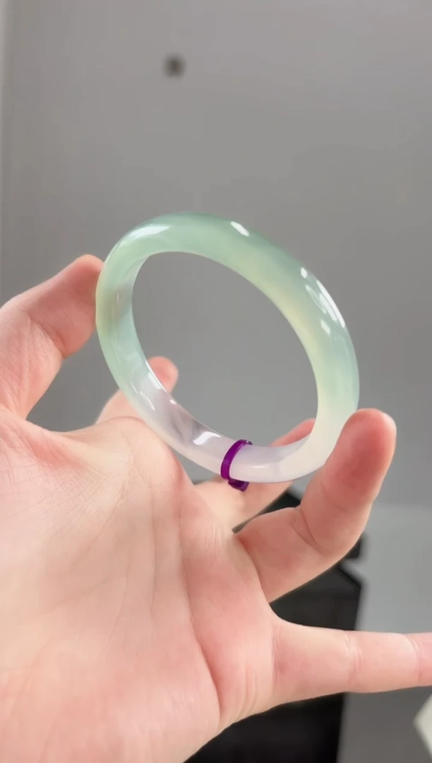 玛瑙/玉髓手镯未镶嵌54圈