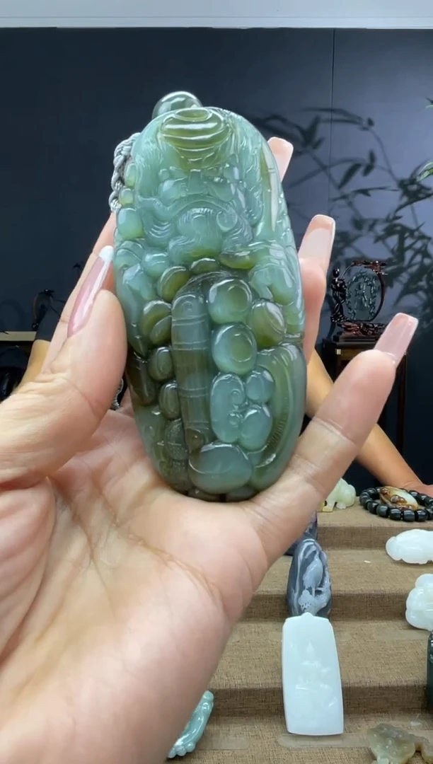 颈饰未镶嵌和田玉1