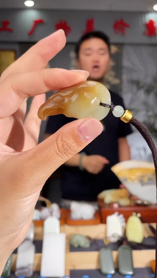 和田玉未镶嵌颈饰1