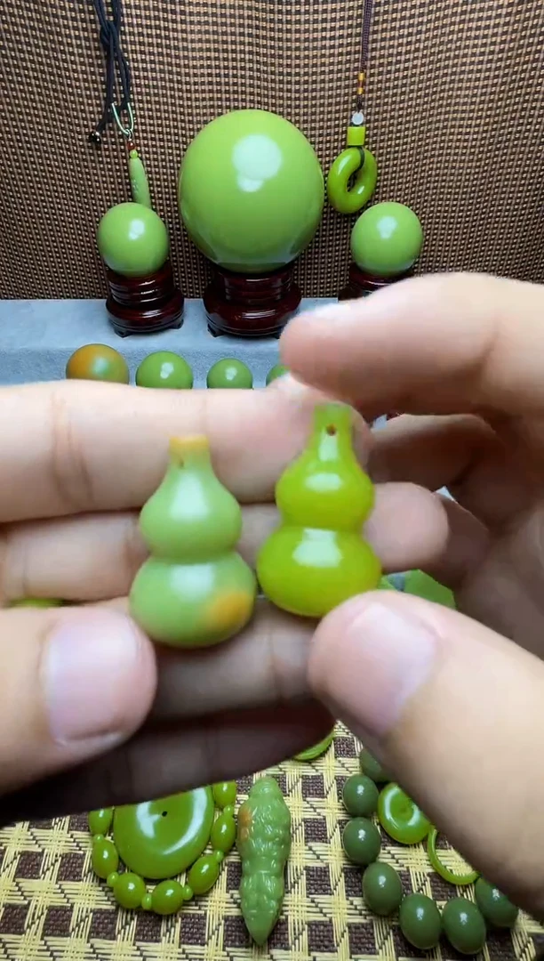 石材夜光小葫芦福利品一个