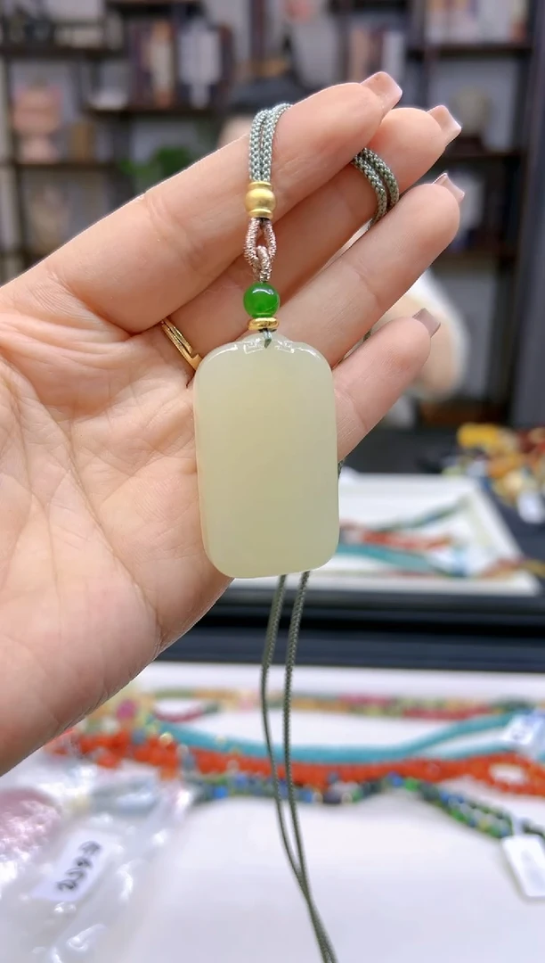 【闪购商品】和田玉毛衣链未镶嵌M641