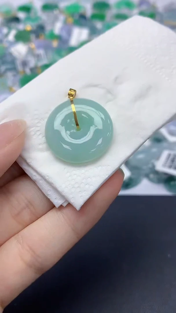 翡翠未镶嵌颈饰天然缅甸a货翡翠