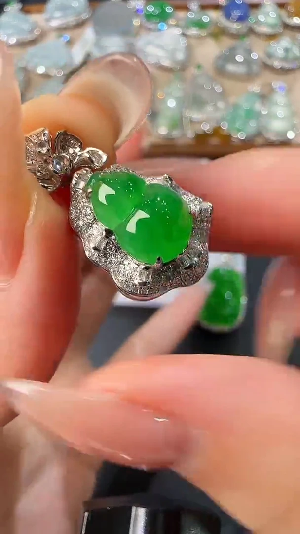 翡翠18K金镶嵌吊坠(不含链)29