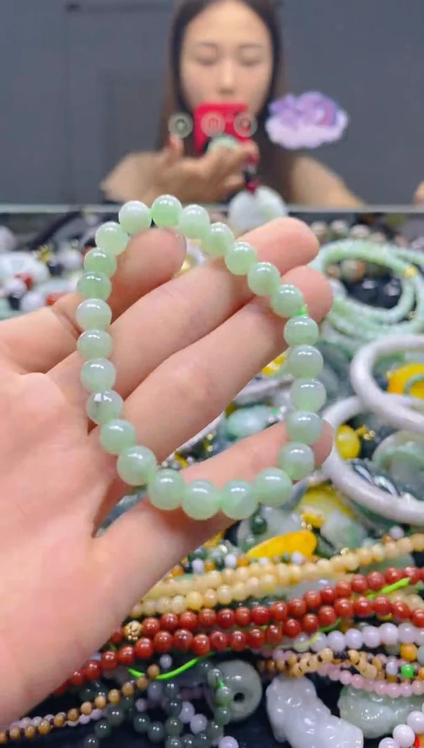 颈饰未镶嵌翡翠8MM/D/翡翠A货，一件也是批发价