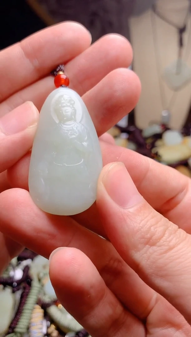 和田玉未镶嵌颈饰1