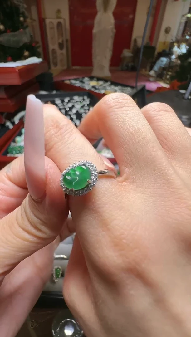 【闪购商品】翡翠吊坠(不含链)未镶嵌翡翠