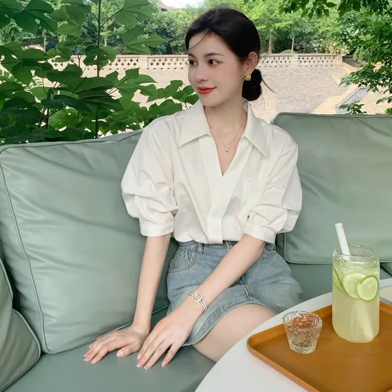 法式气质高级白色V领衬衣夏季小众设计衬衫上衣绝美温婉大方衣服
