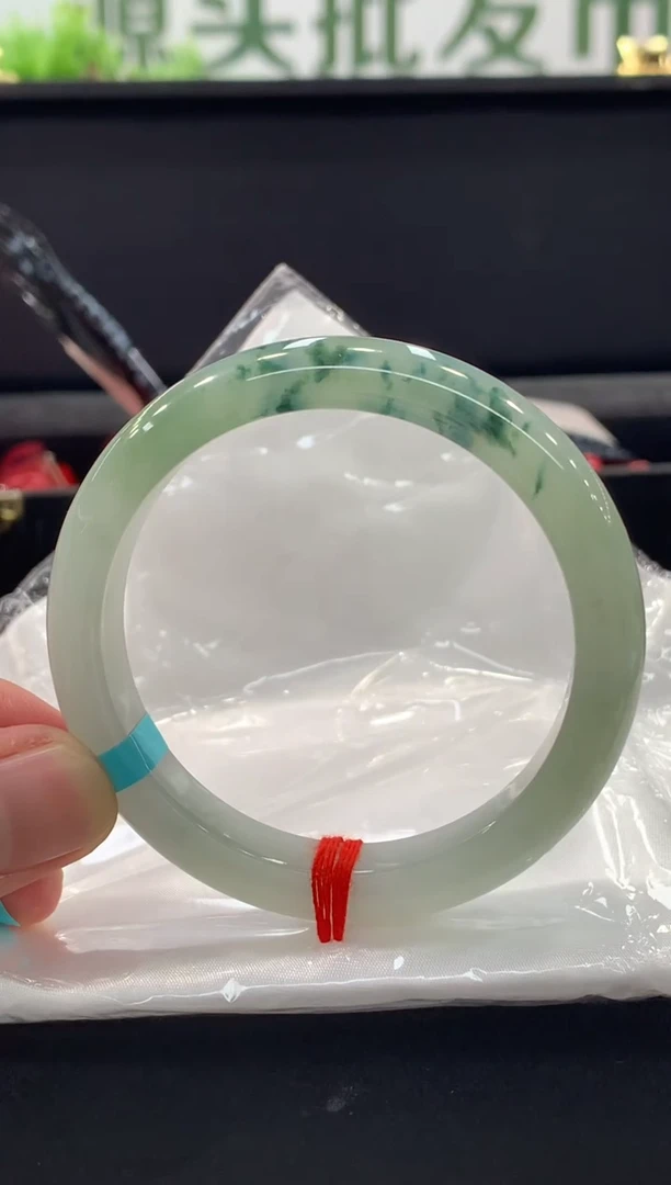 未镶嵌手镯翡翠手镯