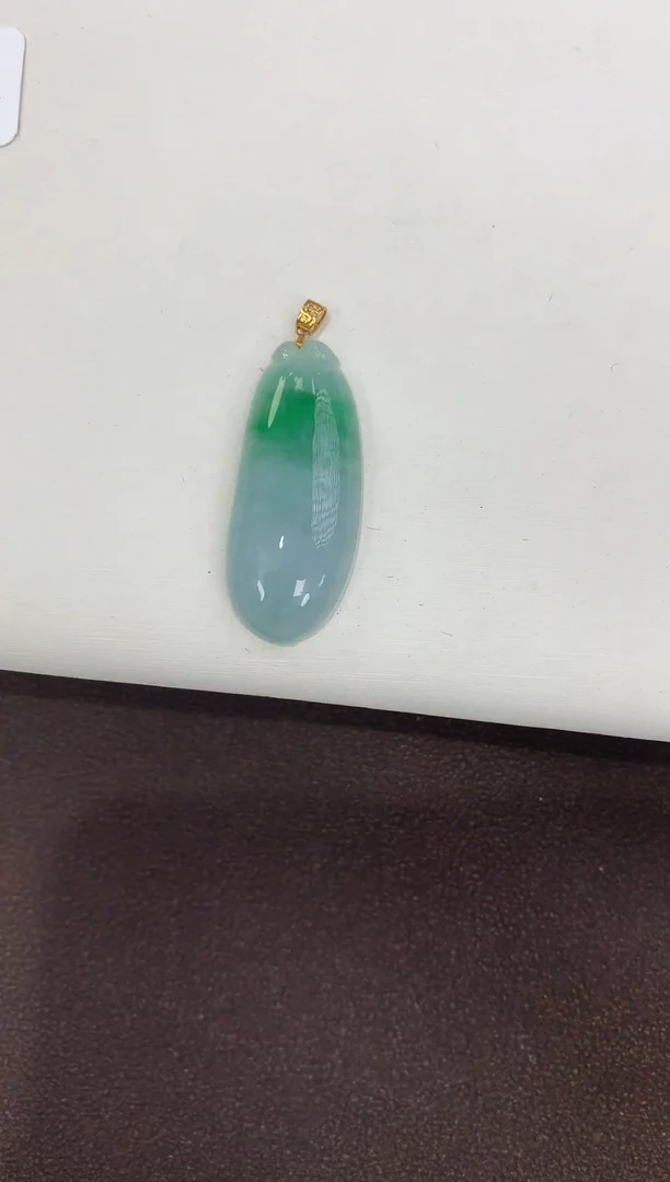 颈饰18K金镶嵌翡翠缅甸a货翡翠