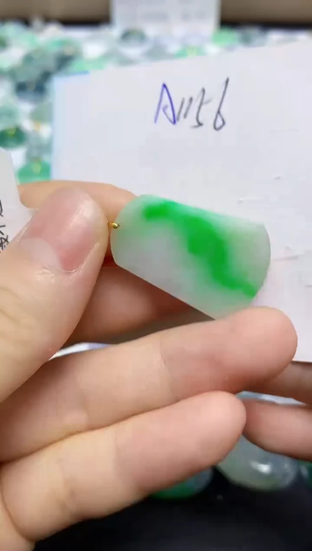 颈饰18K金镶嵌翡翠天然缅甸翡翠A货翡翠百元以上9元证书费自理