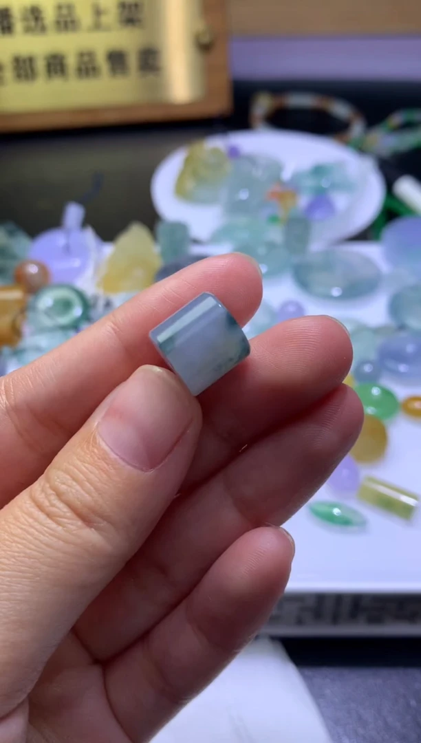 未镶嵌定制翡翠毛货
