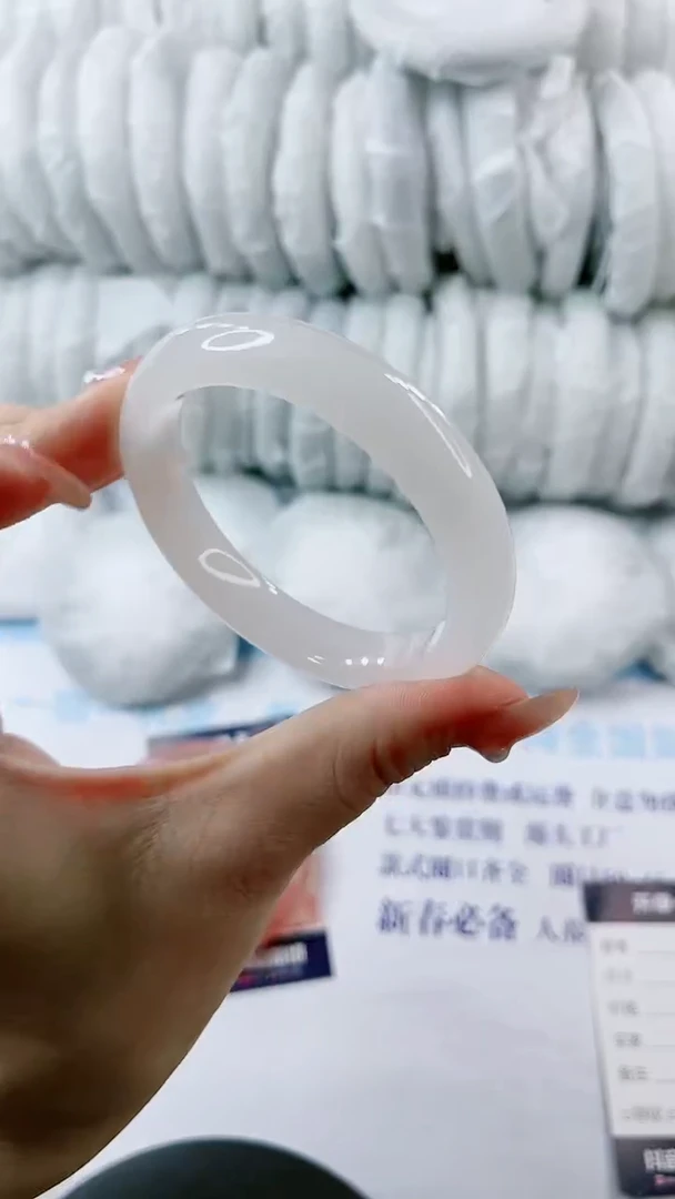 【闪购商品】石英质玉手镯未镶嵌0330542407-多样性发货