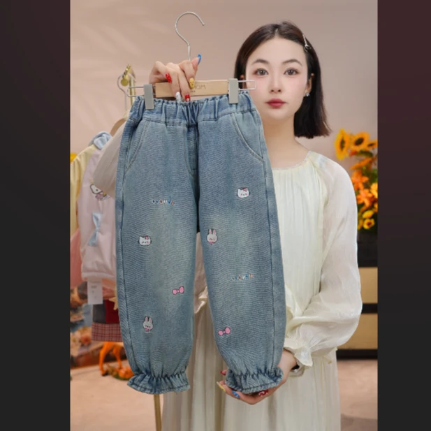 MOMOCO秋冬女童加绒可爱猫咪刺绣花边牛仔裤77880350004