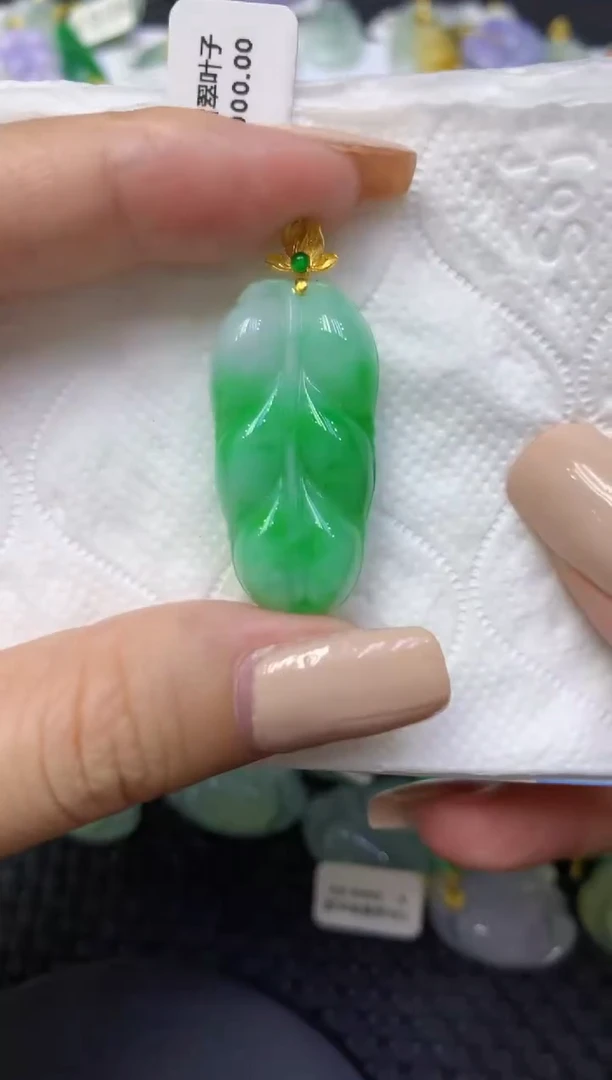 颈饰18K金镶嵌翡翠天然缅甸翡翠A货