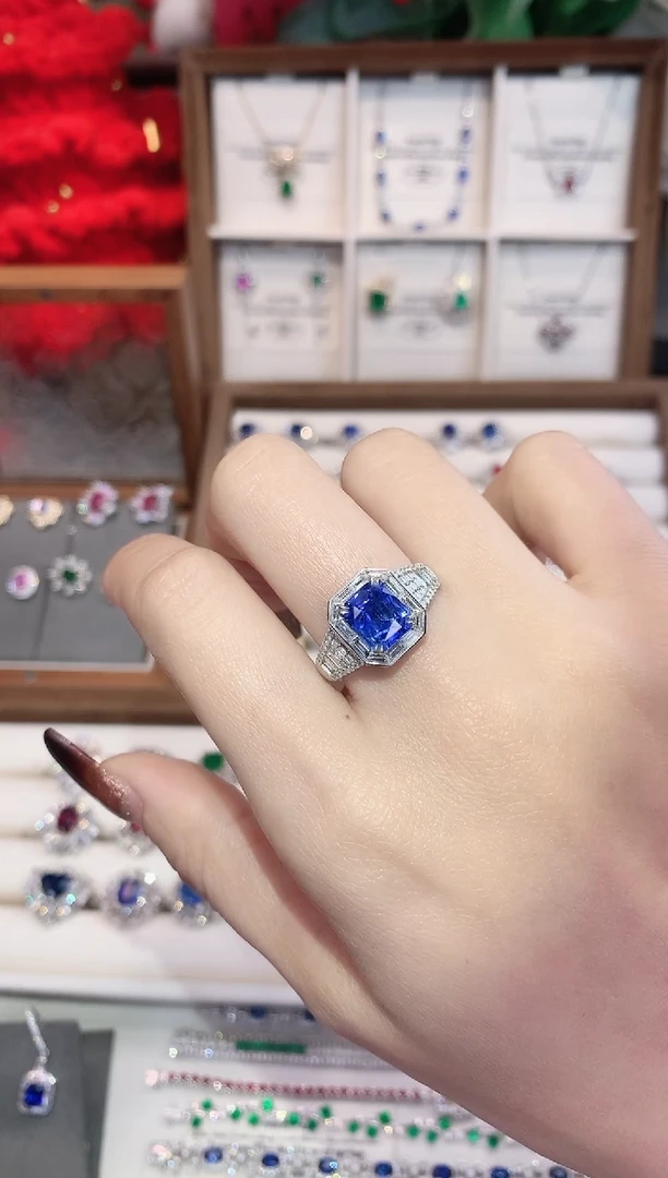 戒指蓝宝石18K金镶嵌熊**呀2.55ct/天然宝石/七天无理由