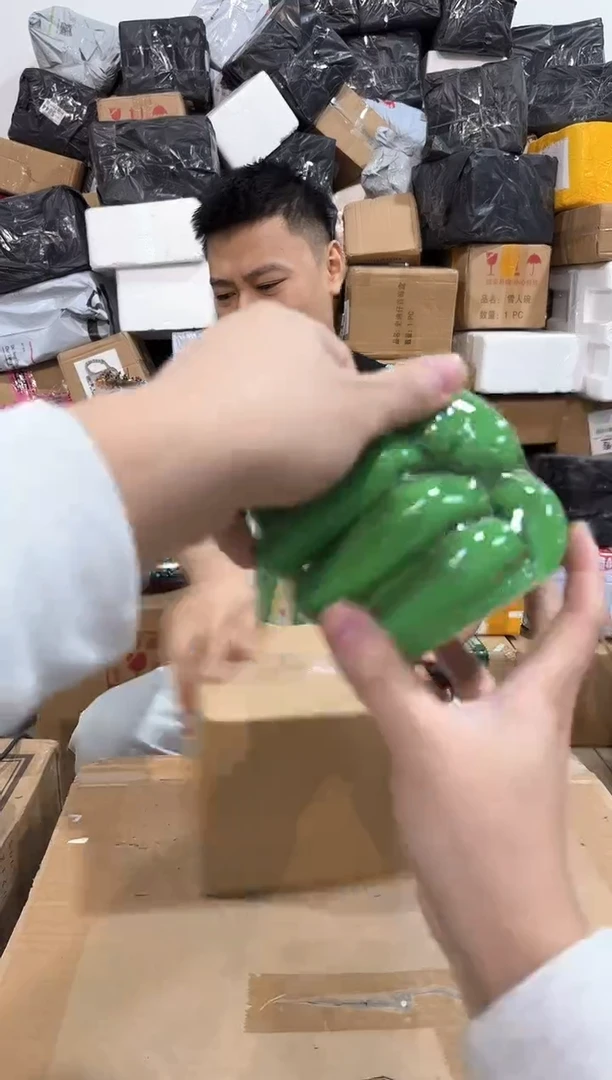 瓷片绿巨人拳头杯