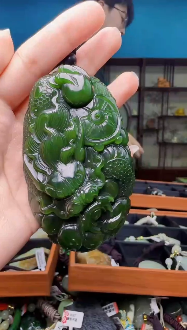 颈饰未镶嵌和田玉1