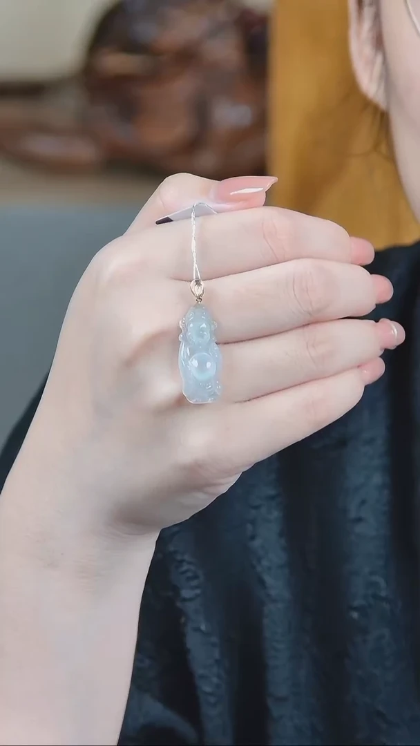 颈饰18K金镶嵌翡翠佛公