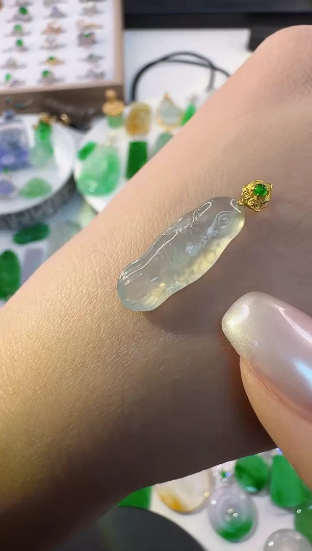 翡翠18K金镶嵌吊坠(不含链)天然缅甸A货缅甸