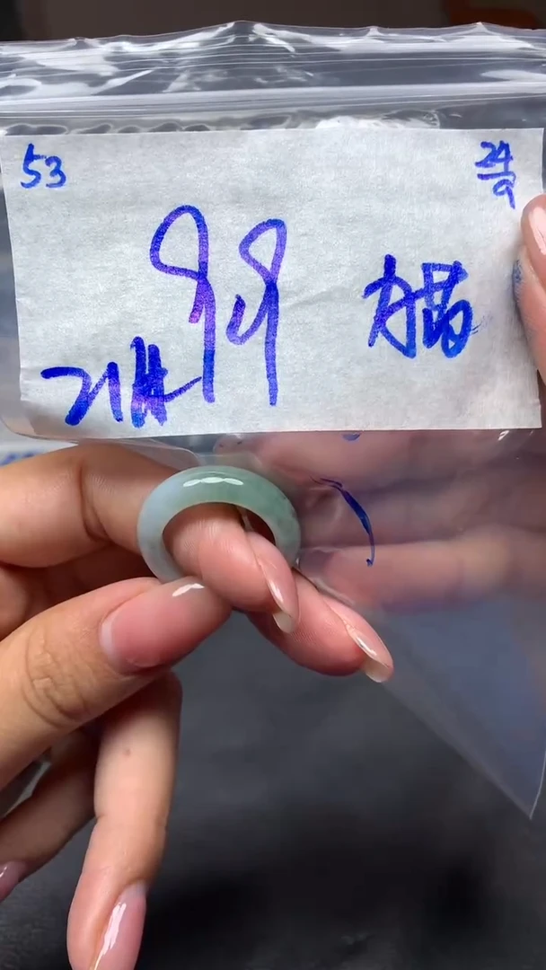未镶嵌定制翡翠?***?53翡翠毛货需精细抛光挂件多样性拍一发一