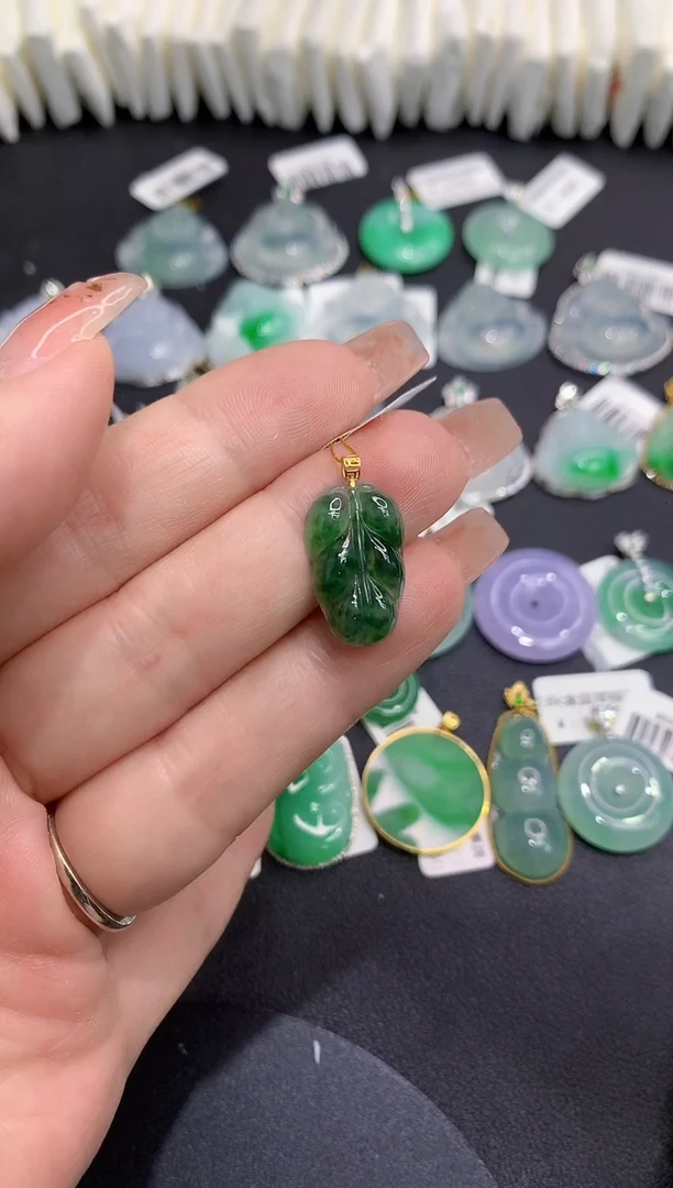 吊坠(不含链)18K金镶嵌翡翠11111111111
