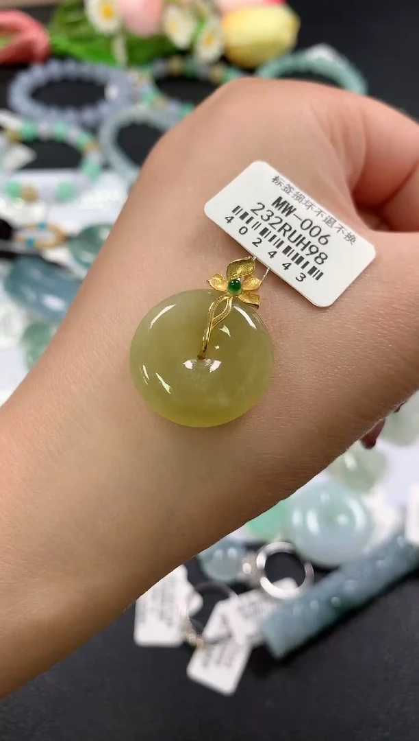 翡翠18K金镶嵌颈饰52