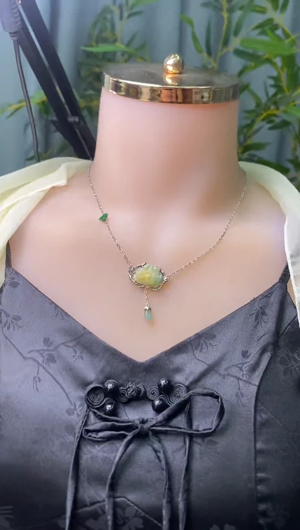 颈饰银S925镶嵌翡翠净货15925