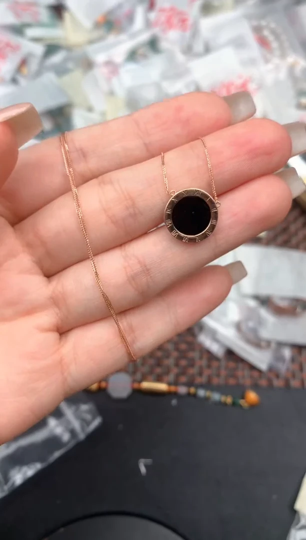 18K金镶嵌挂件翡翠一