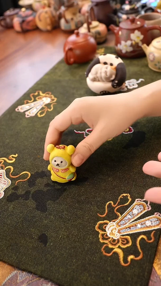 茶壶紫砂黄色狗狗