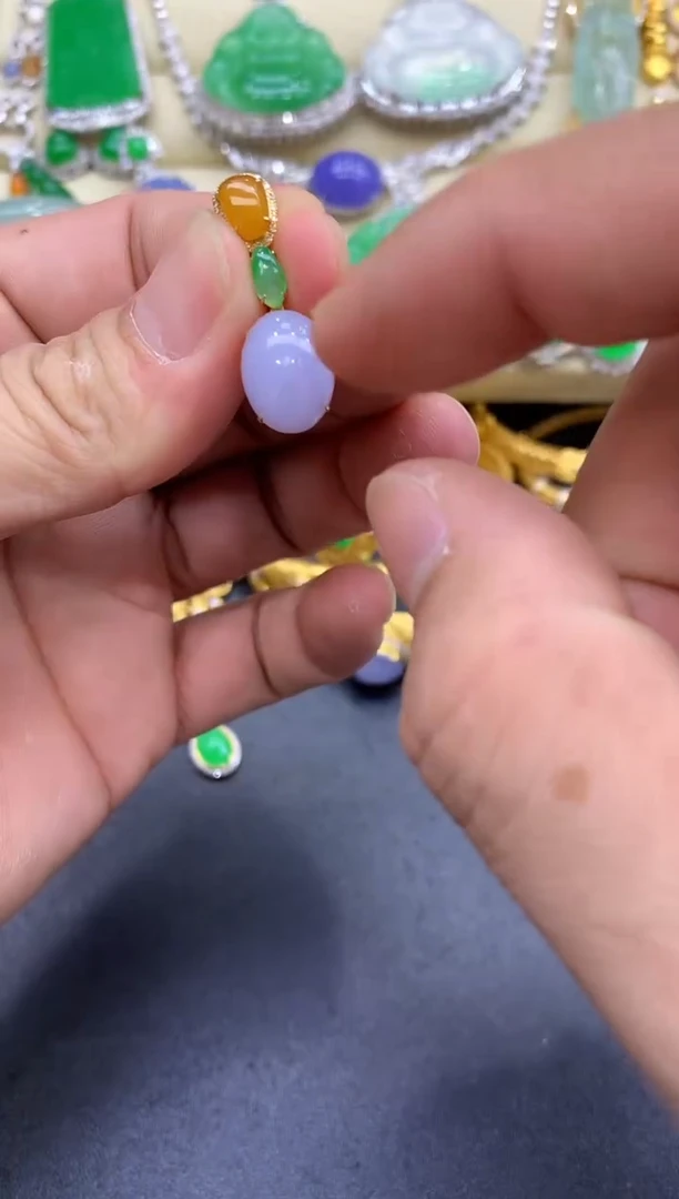 颈饰18K金镶嵌翡翠125-中国好珍宝