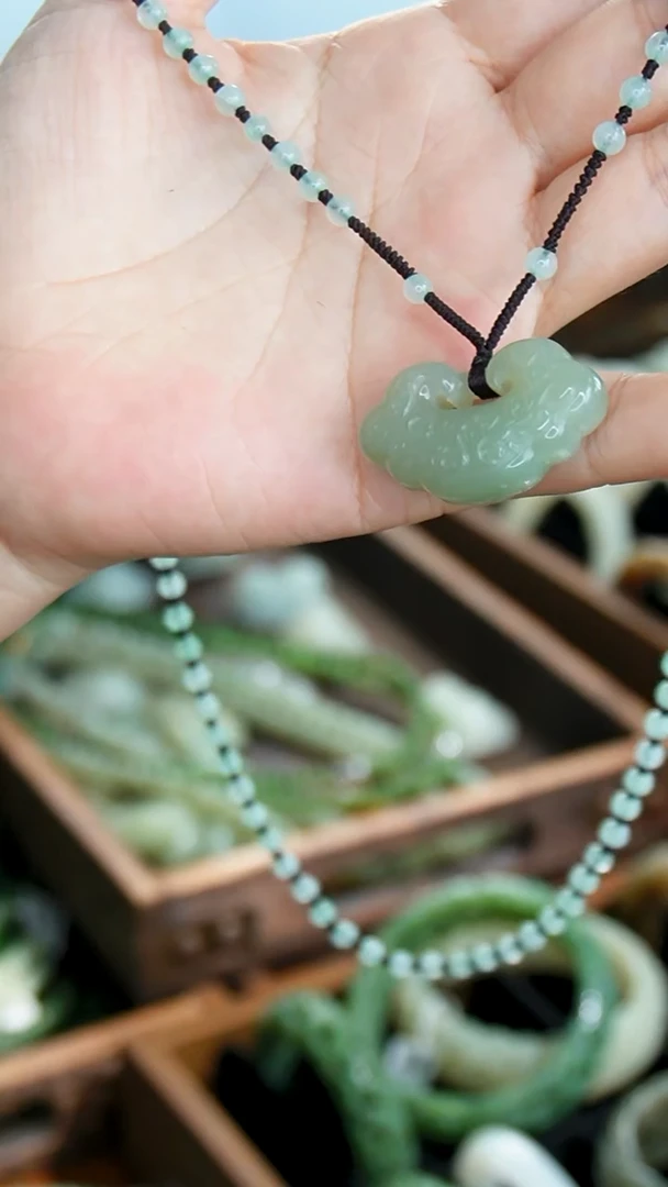 和田玉未镶嵌颈饰002