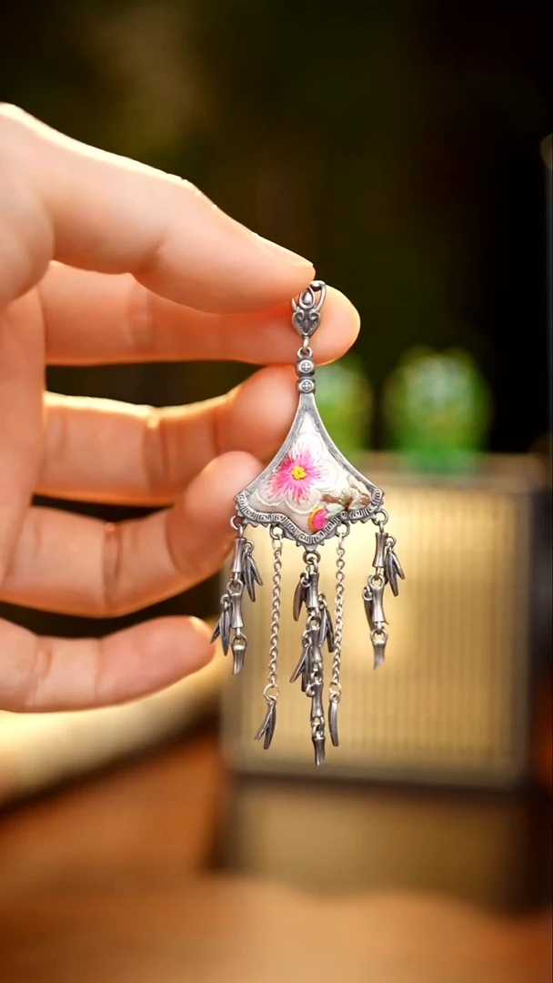 刺绣私人定制苗族手工W718